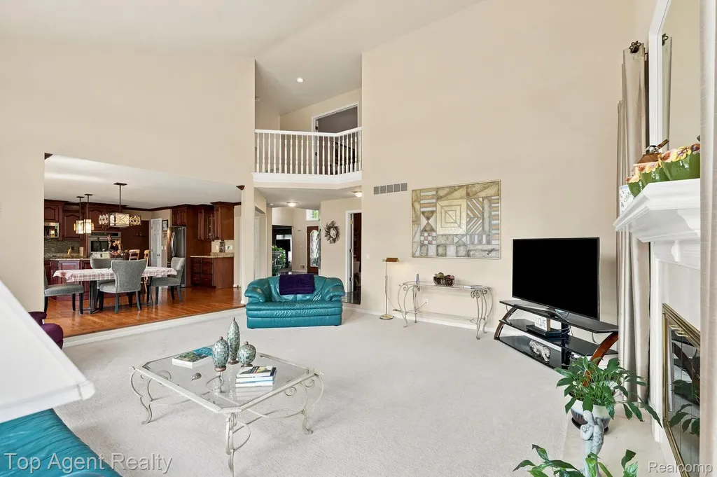 42316 Locklin Drive Sterling Heights City MI 48314