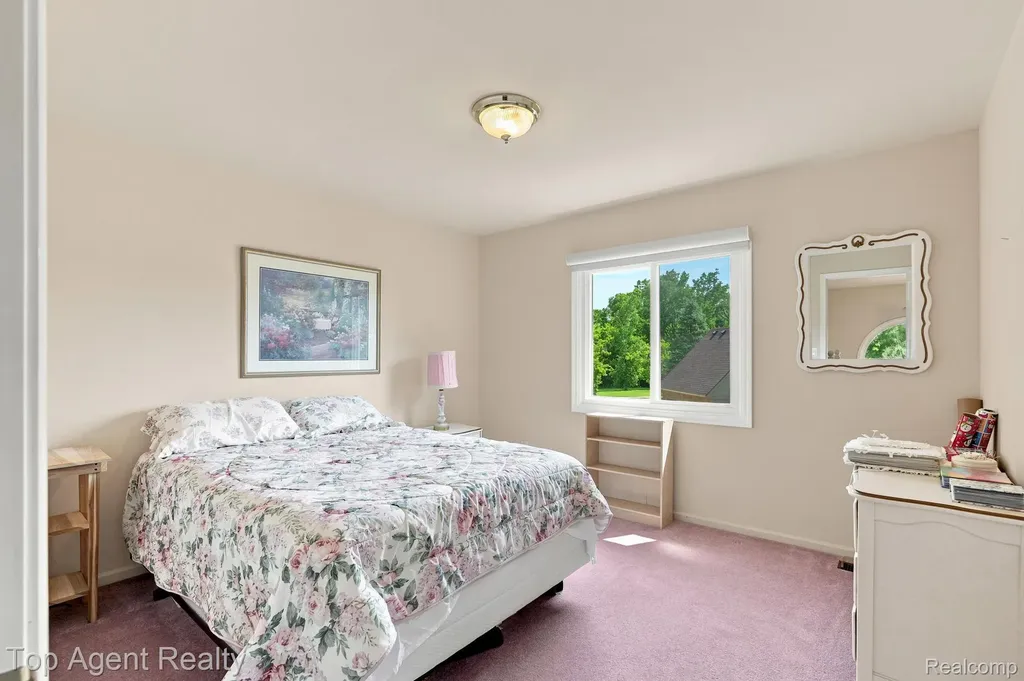 42316 Locklin Drive Sterling Heights City MI 48314