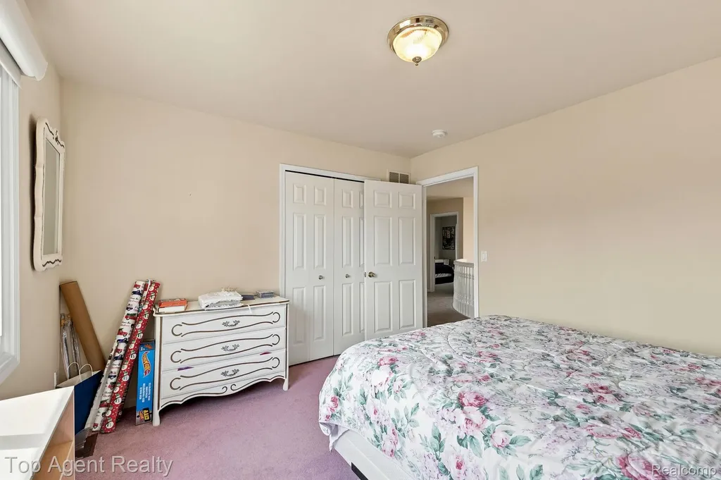 42316 Locklin Drive Sterling Heights City MI 48314