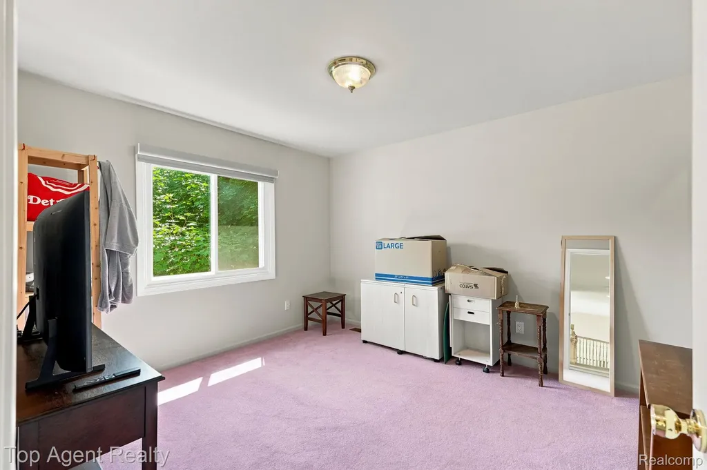 42316 Locklin Drive Sterling Heights City MI 48314