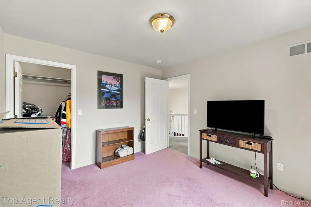 42316 Locklin Drive Sterling Heights City MI 48314