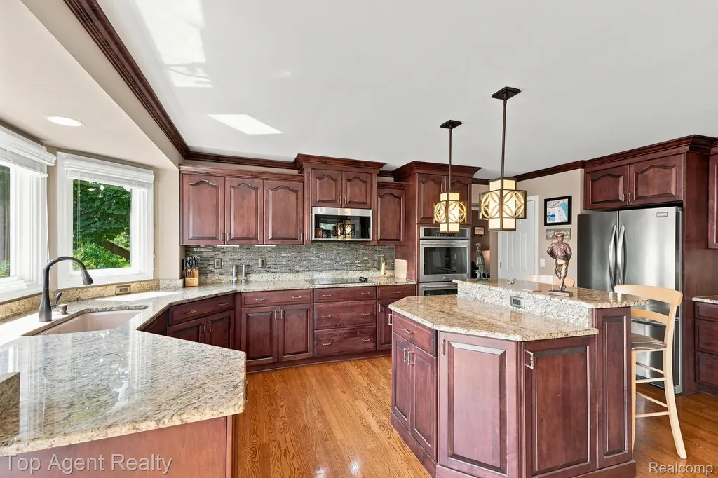 42316 Locklin Drive Sterling Heights City MI 48314