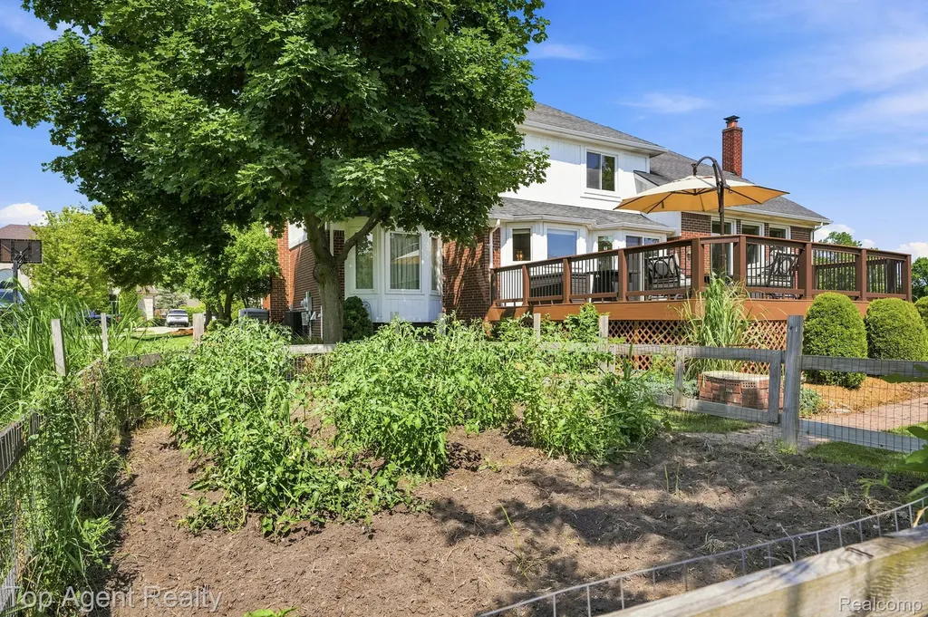 42316 Locklin Drive Sterling Heights City MI 48314