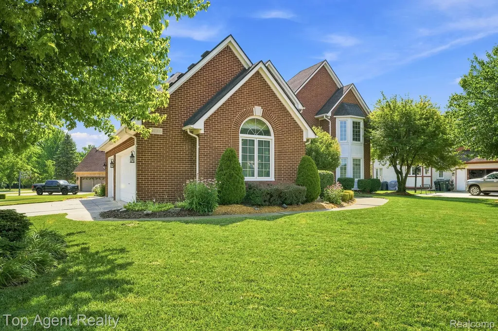 42316 Locklin Drive Sterling Heights City MI 48314