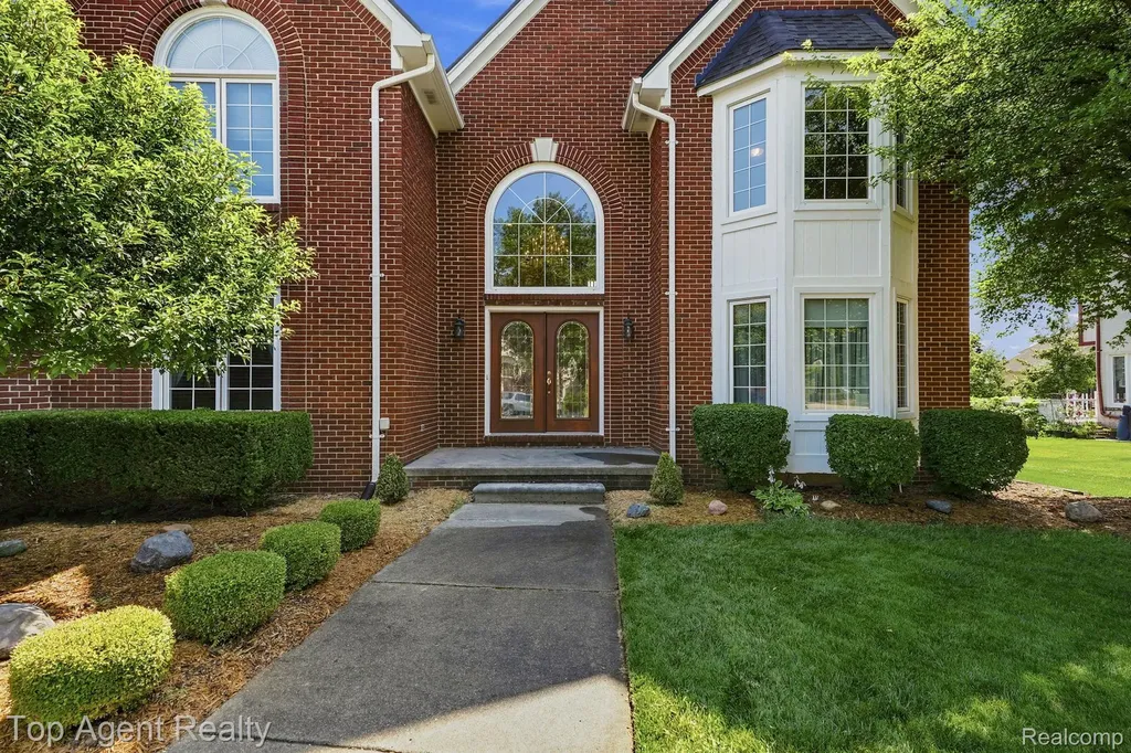 42316 Locklin Drive Sterling Heights City MI 48314