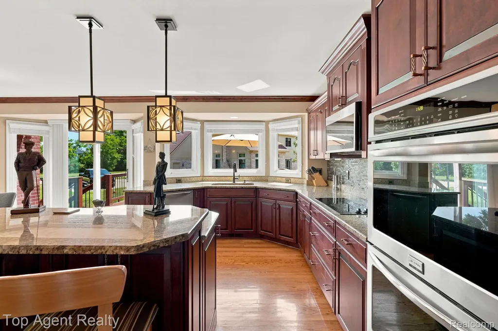 42316 Locklin Drive Sterling Heights City MI 48314