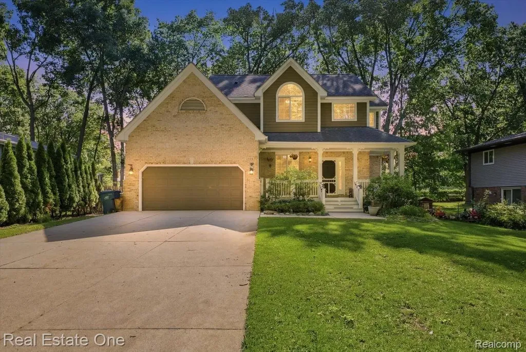 2475 Horace Street West Bloomfield Charter Township MI 48324