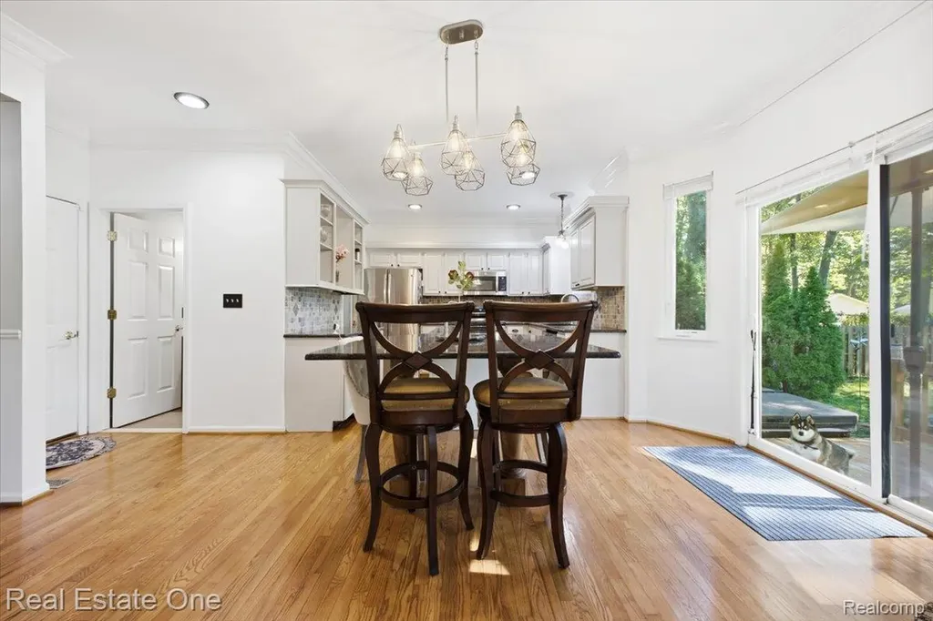 2475 Horace Street West Bloomfield Charter Township MI 48324
