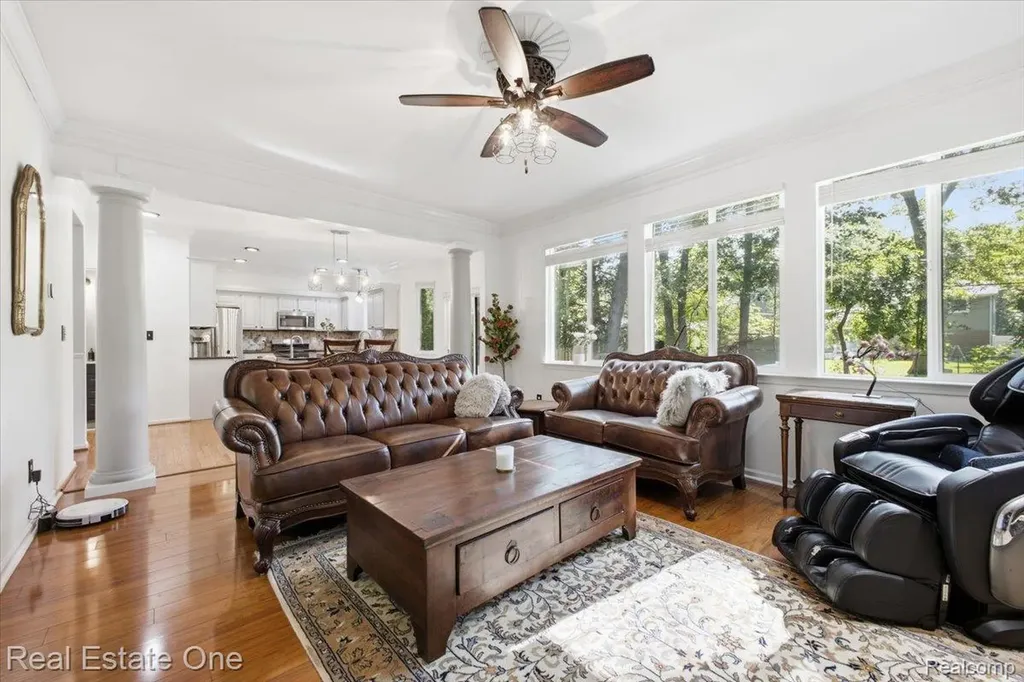 2475 Horace Street West Bloomfield Charter Township MI 48324