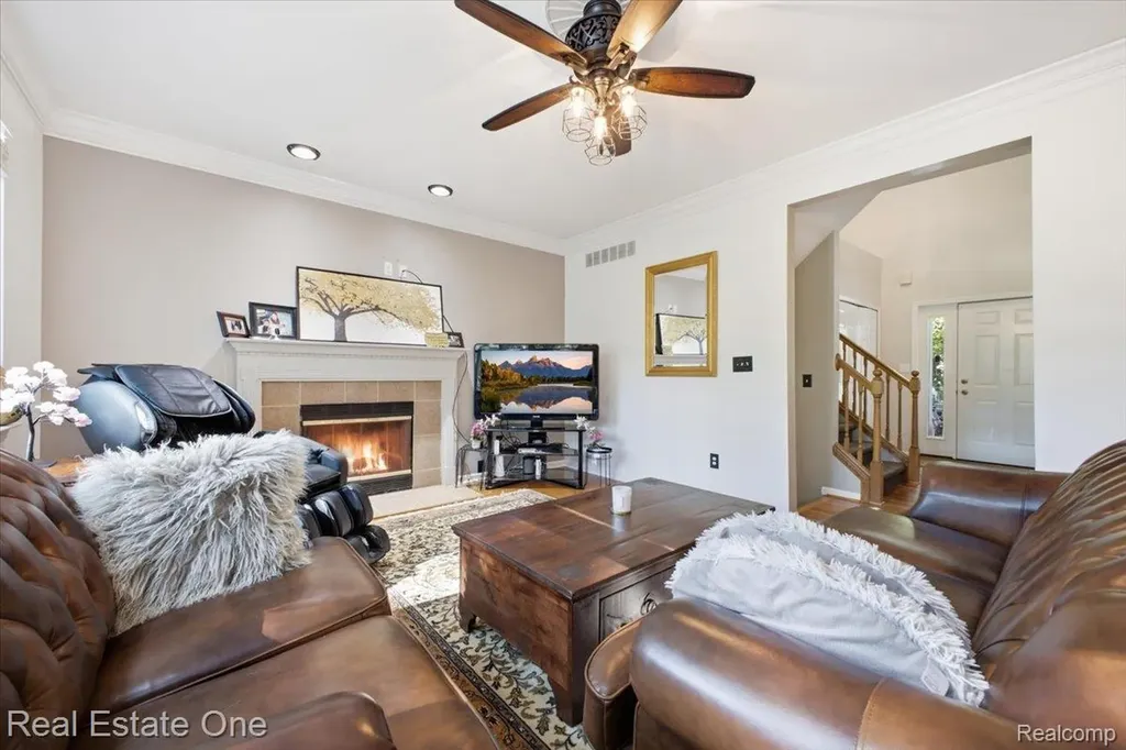 2475 Horace Street West Bloomfield Charter Township MI 48324