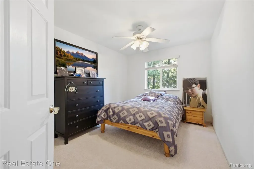 2475 Horace Street West Bloomfield Charter Township MI 48324