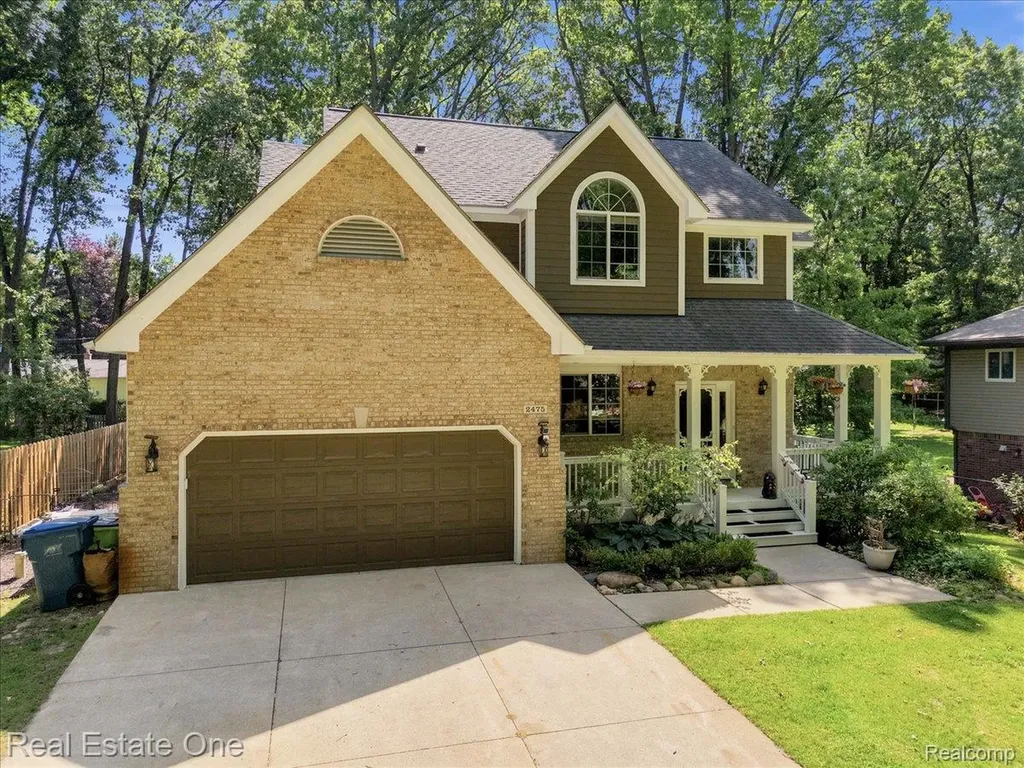 2475 Horace Street West Bloomfield Charter Township MI 48324