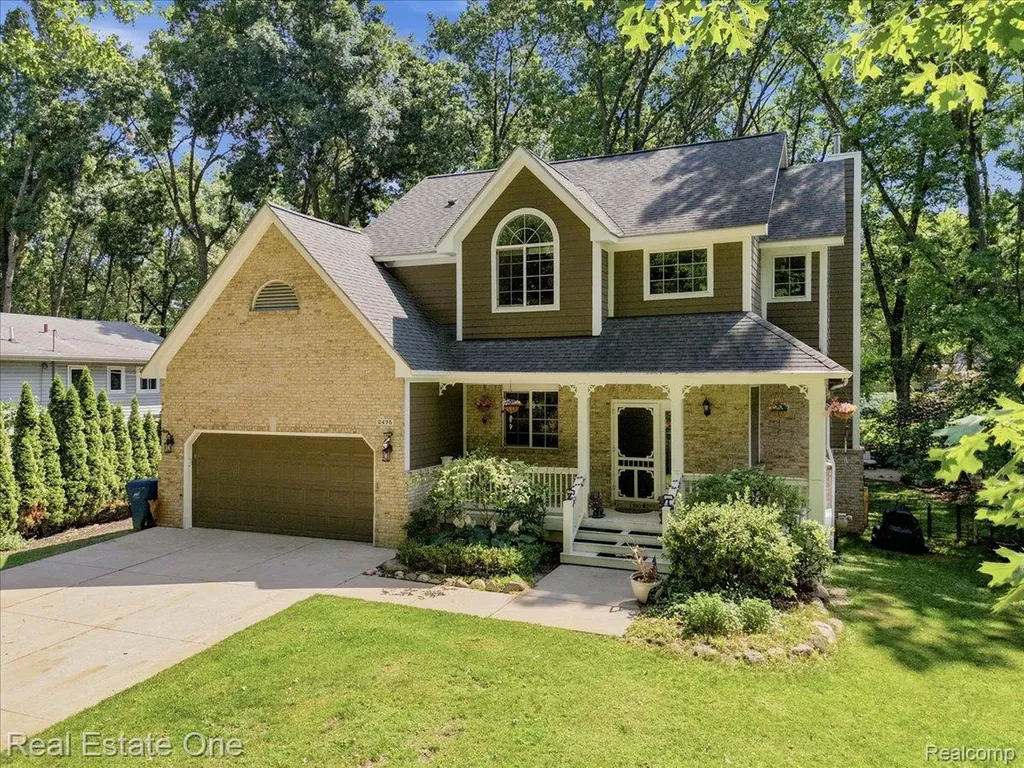 2475 Horace Street West Bloomfield Charter Township MI 48324