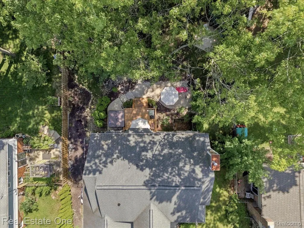 2475 Horace Street West Bloomfield Charter Township MI 48324