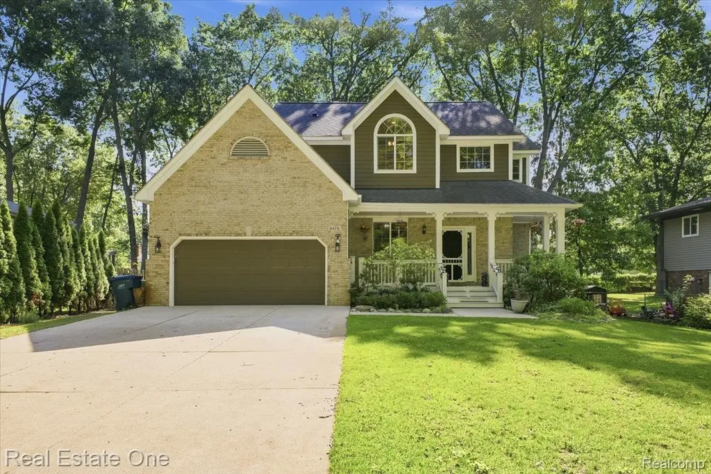 2475 Horace Street West Bloomfield Charter Township MI 48324
