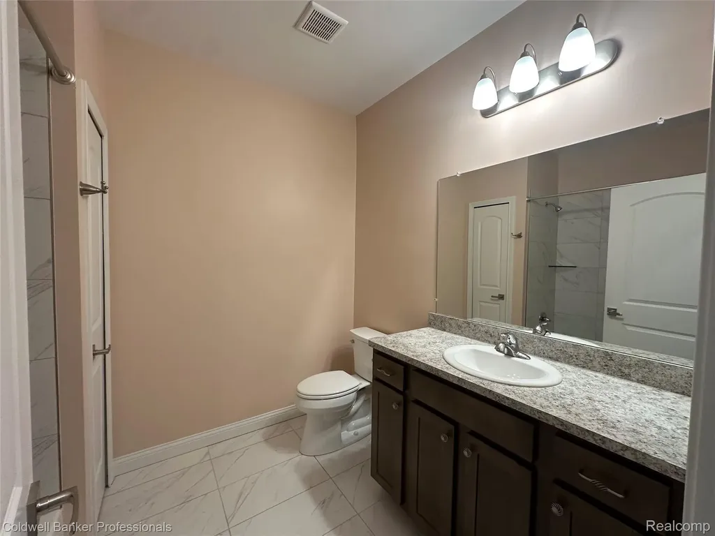 1387 Lincoln Street Lapeer City MI 48446