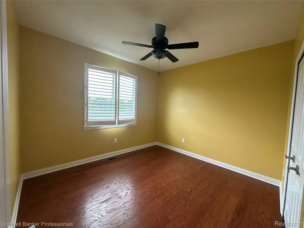 1387 Lincoln Street Lapeer City MI 48446
