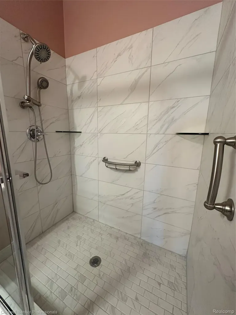 1387 Lincoln Street Lapeer City MI 48446