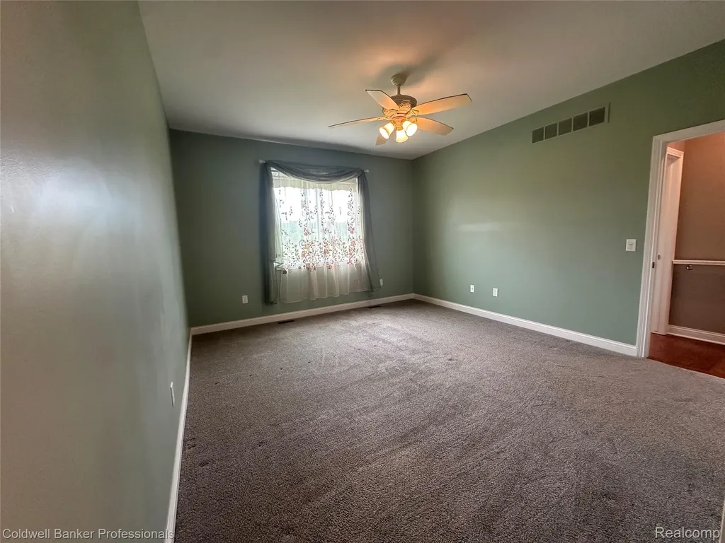 1387 Lincoln Street Lapeer City MI 48446