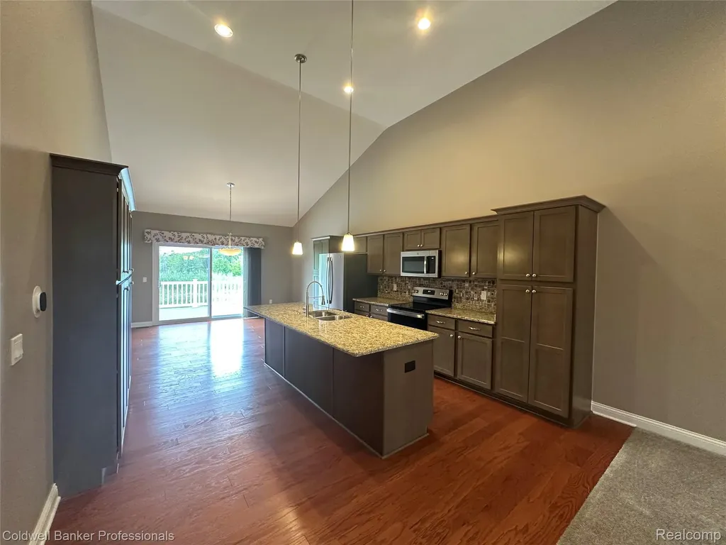 1387 Lincoln Street Lapeer City MI 48446