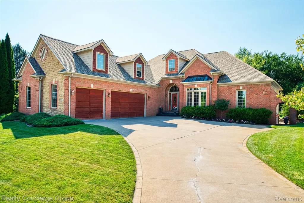 16366 Carrie Lane Fenton City MI 48430