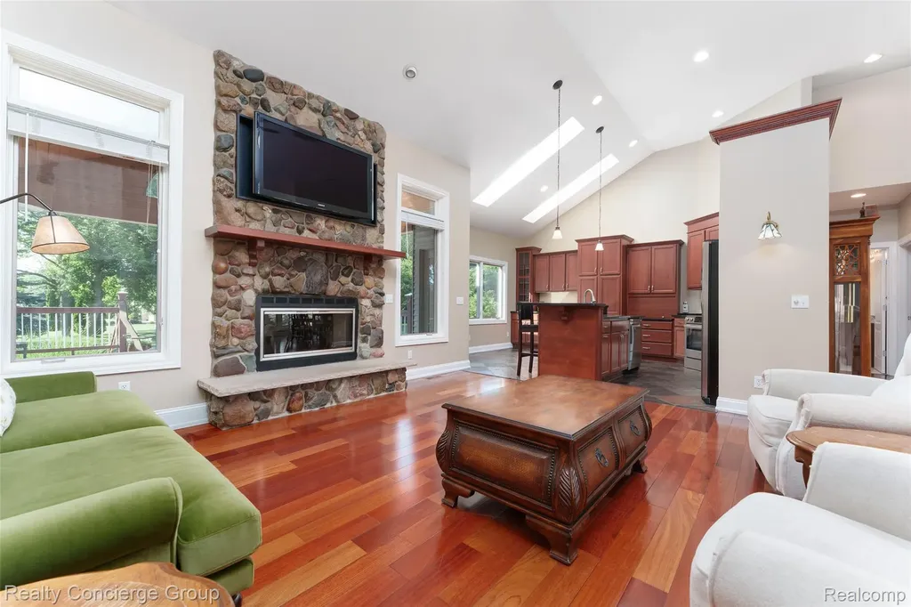 16366 Carrie Lane Fenton City MI 48430