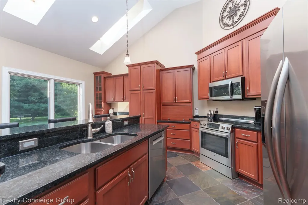 16366 Carrie Lane Fenton City MI 48430