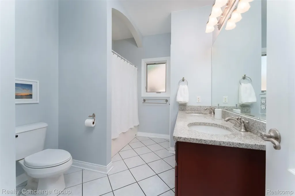16366 Carrie Lane Fenton City MI 48430