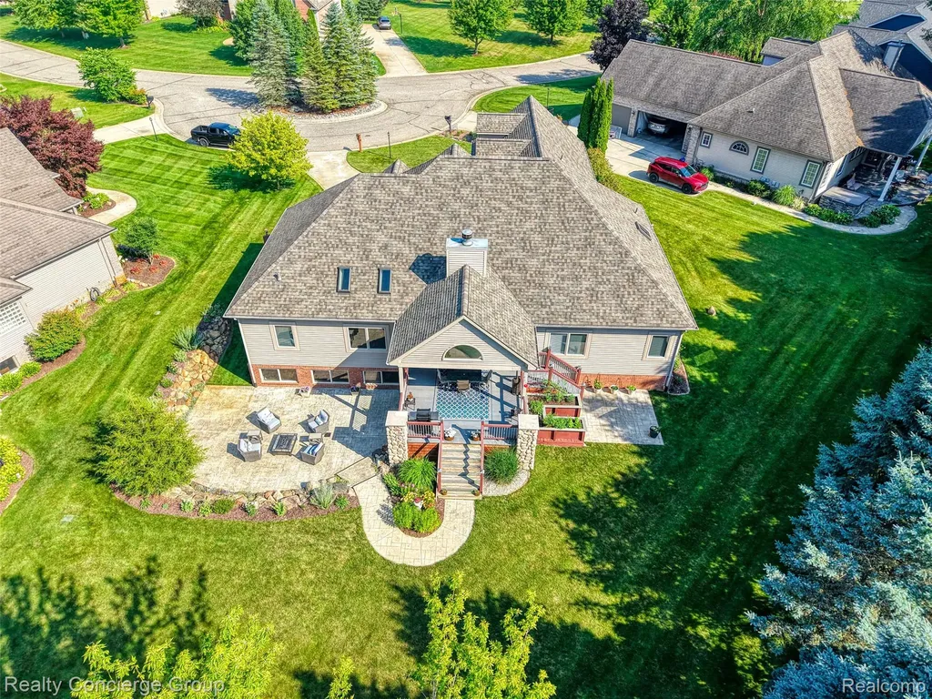 16366 Carrie Lane Fenton City MI 48430