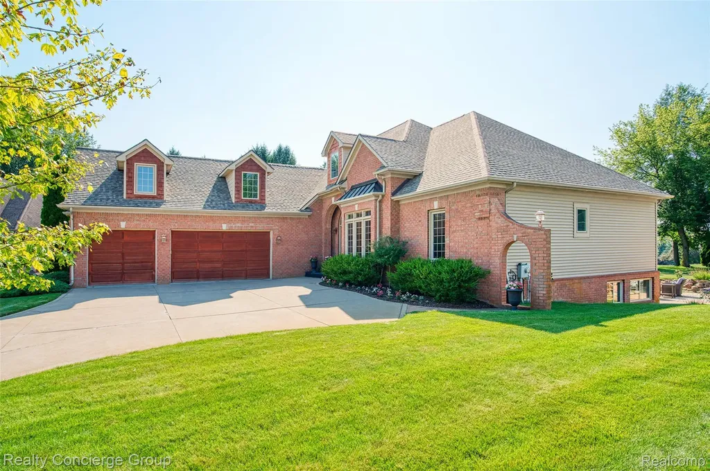 16366 Carrie Lane Fenton City MI 48430