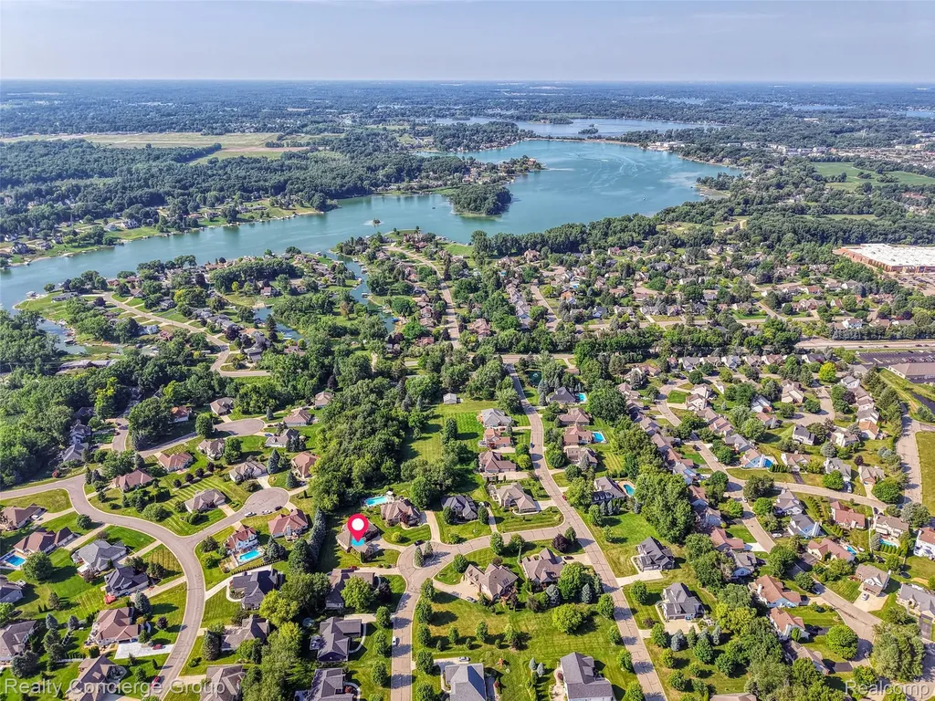 16366 Carrie Lane Fenton City MI 48430