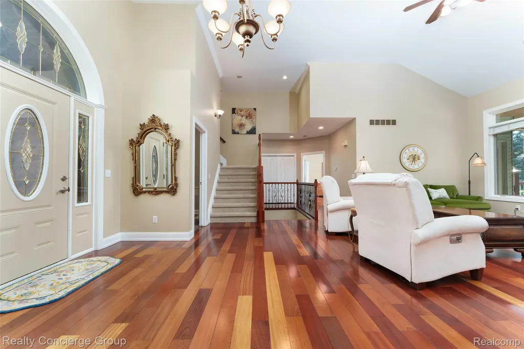 16366 Carrie Lane Fenton City MI 48430