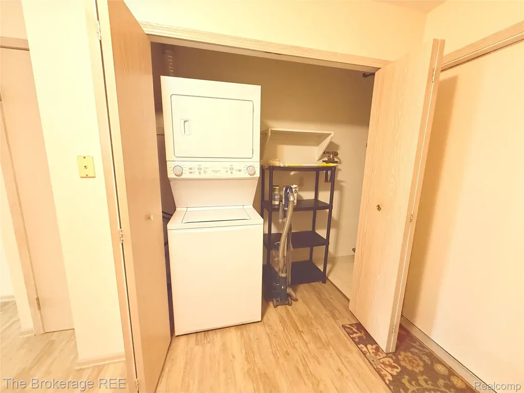 610 Perry Creek Drive Grand Blanc City MI 48439
