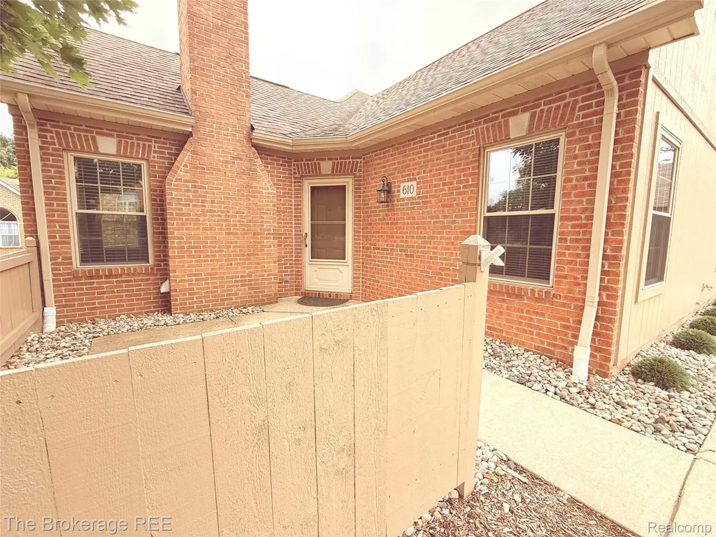 610 Perry Creek Drive Grand Blanc City MI 48439