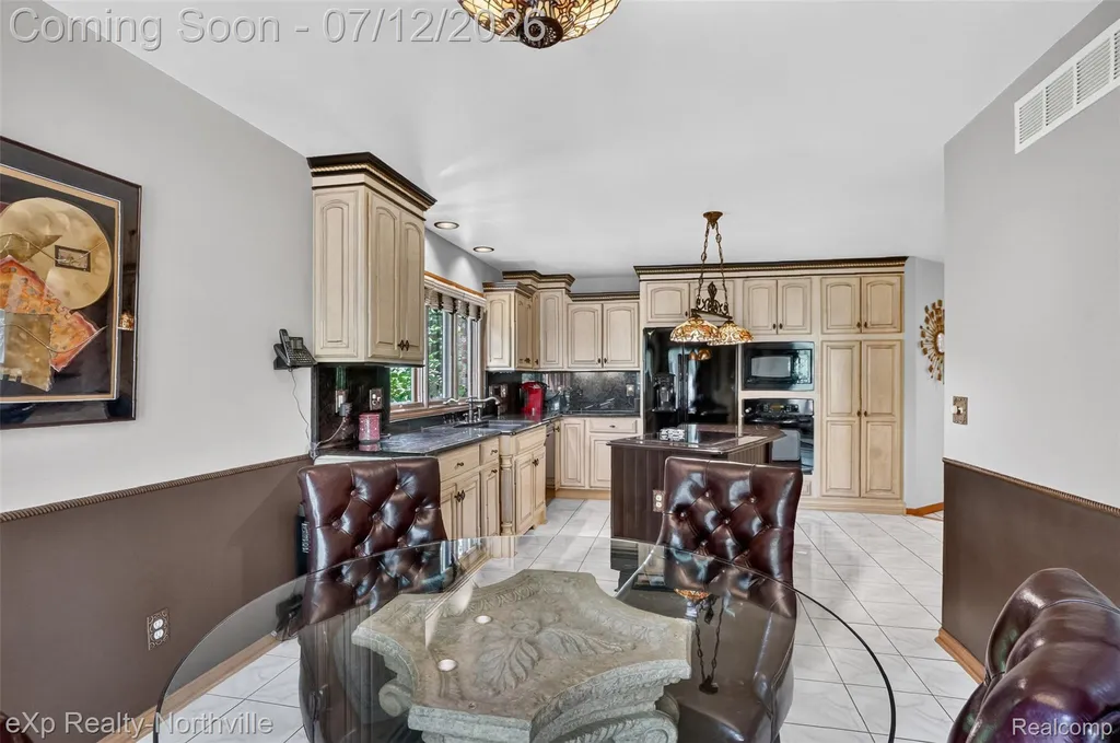24686 Venice Drive Novi City MI 48374