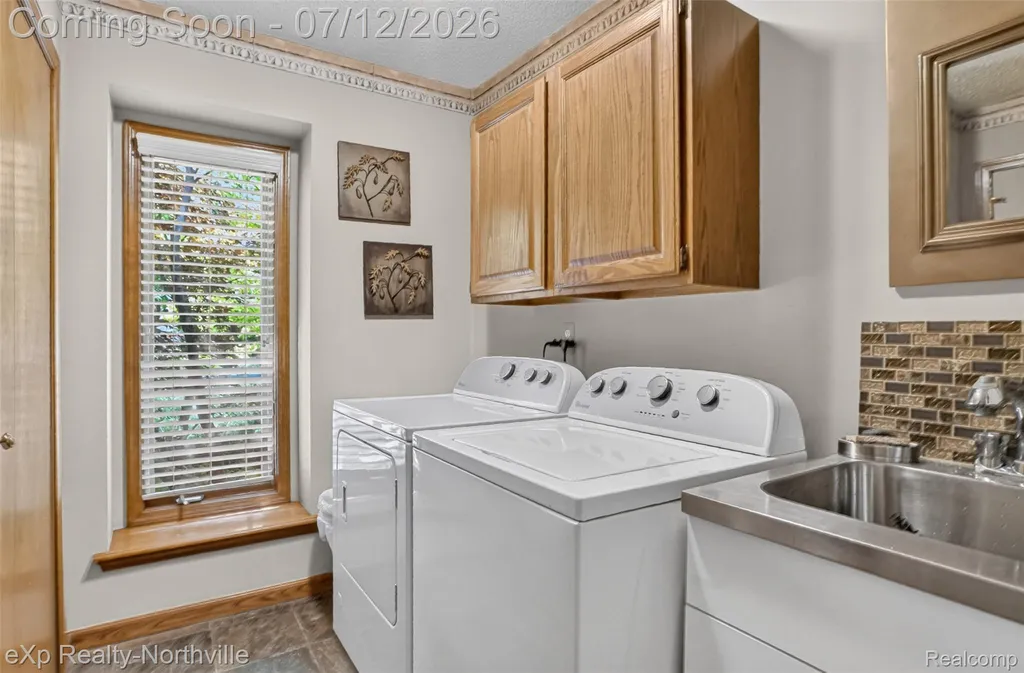 24686 Venice Drive Novi City MI 48374