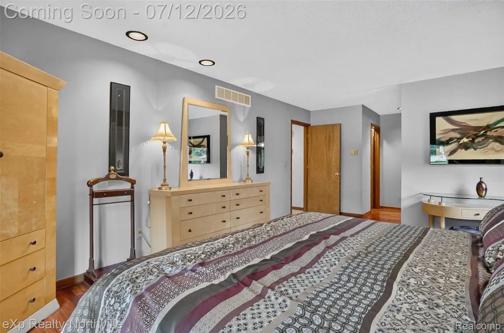 24686 Venice Drive Novi City MI 48374