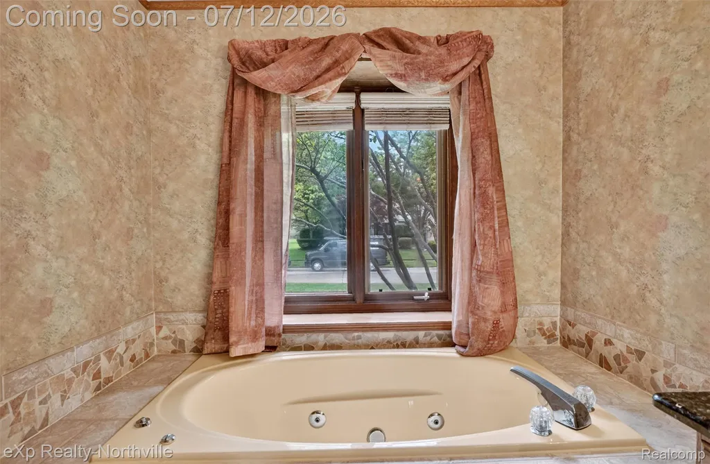 24686 Venice Drive Novi City MI 48374