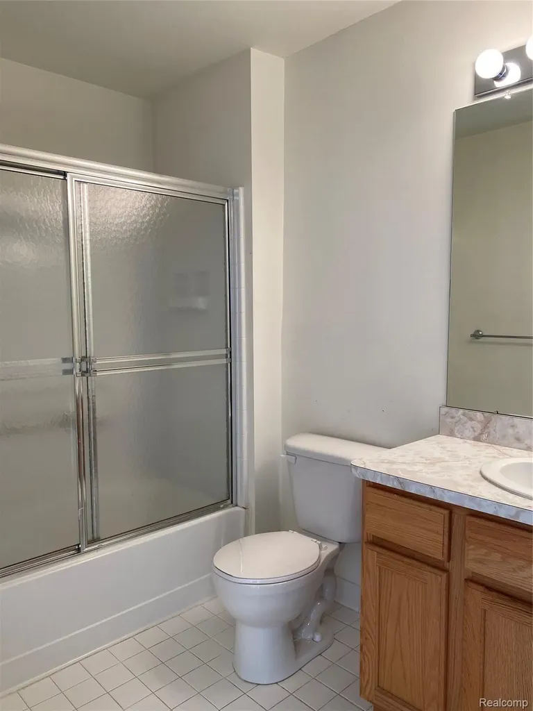 1394 Ashford Court Troy City MI 48084