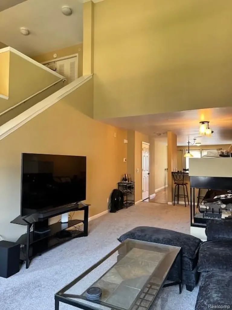 1394 Ashford Court Troy City MI 48084