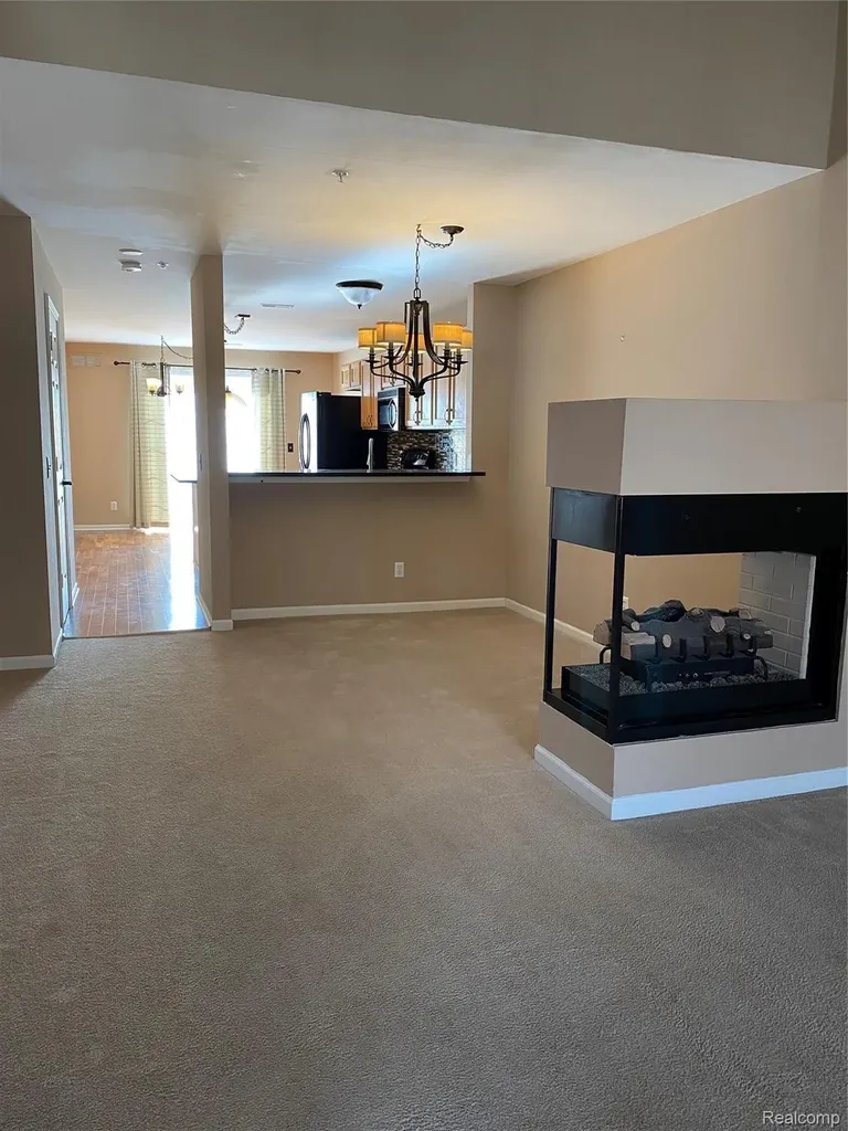 1394 Ashford Court Troy City MI 48084