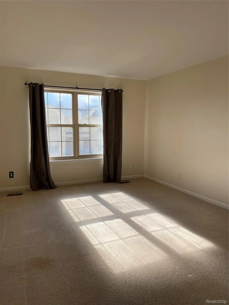 1394 Ashford Court Troy City MI 48084