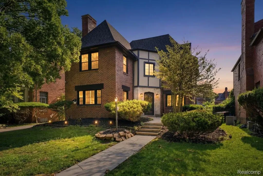 18084 Birchcrest Drive Detroit City MI 48221