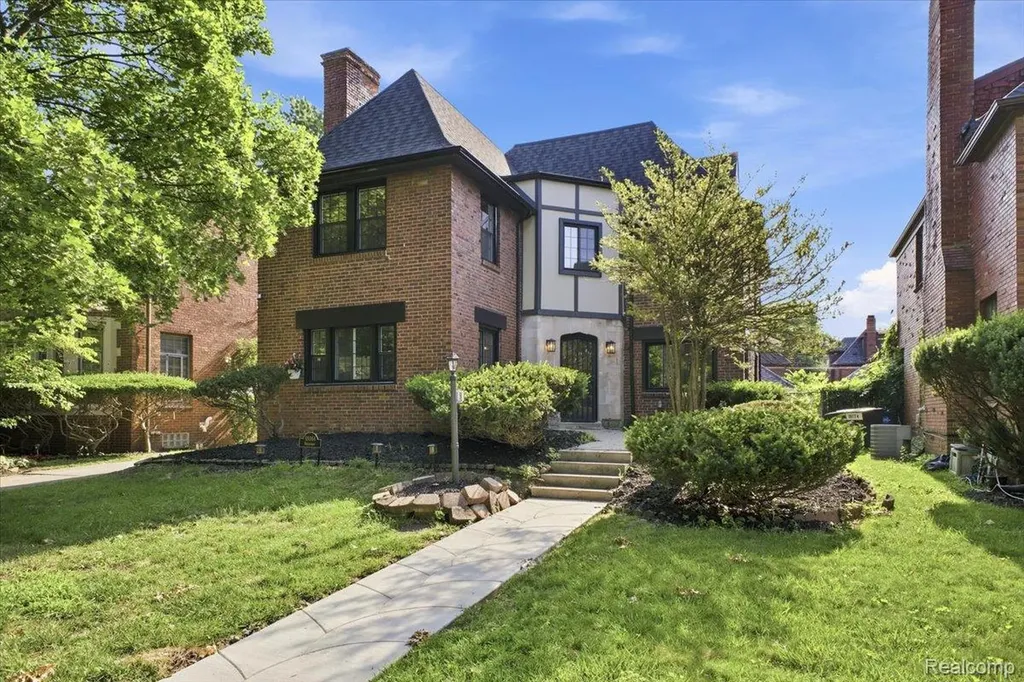 18084 Birchcrest Drive Detroit City MI 48221