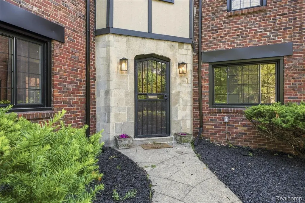 18084 Birchcrest Drive Detroit City MI 48221