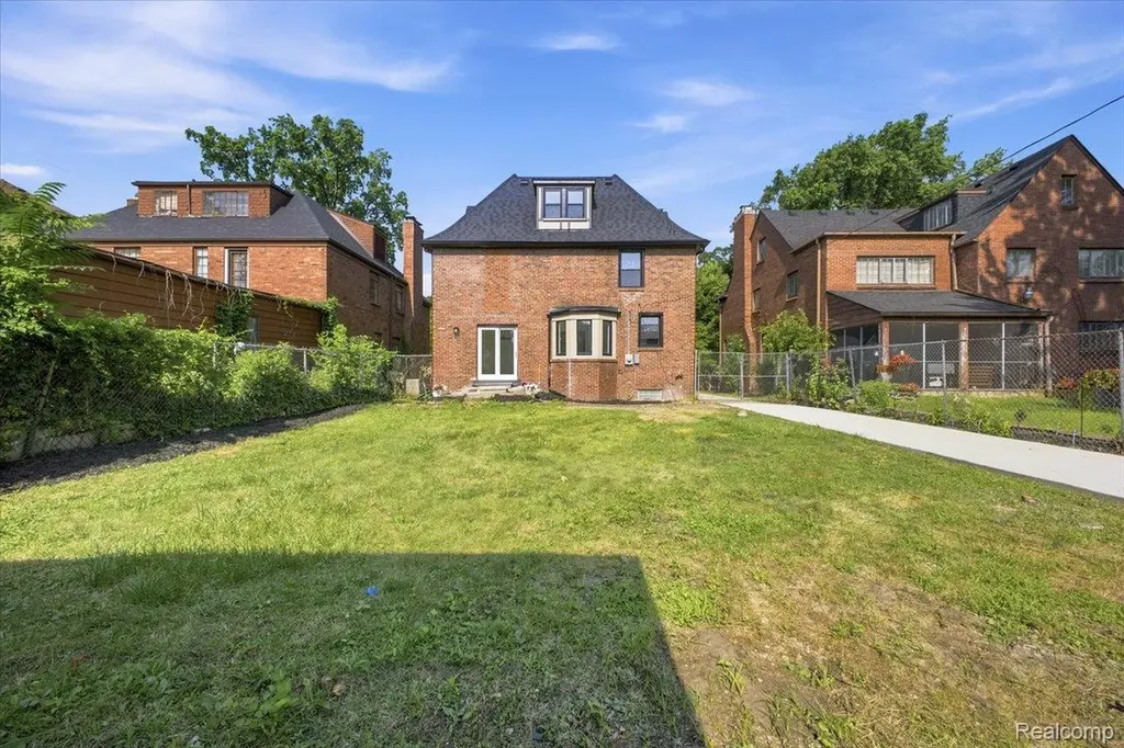 18084 Birchcrest Drive Detroit City MI 48221