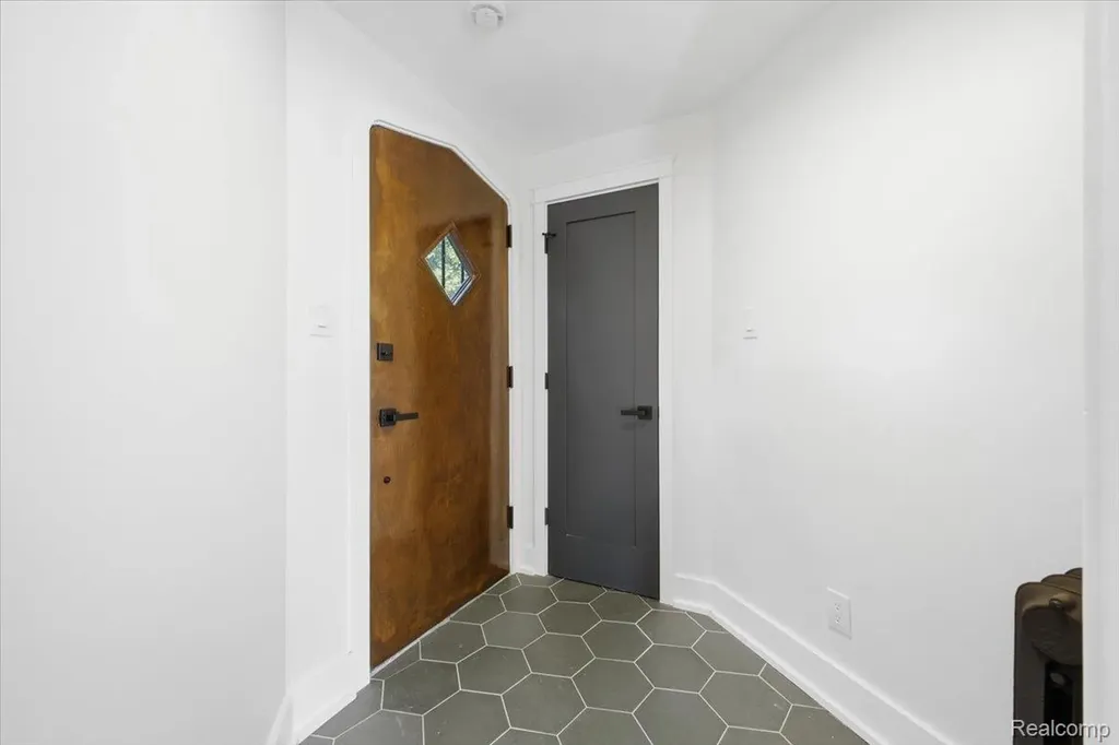 18084 Birchcrest Drive Detroit City MI 48221