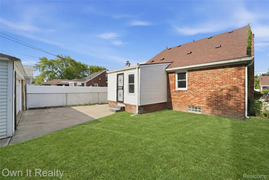 18428 Snowden Street Detroit City MI 48235