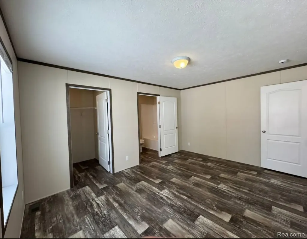 40 Sparrow Hill Orion Charter Township MI 48359
