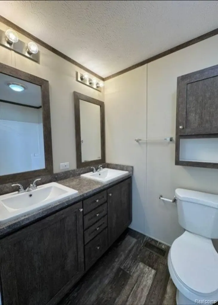 40 Sparrow Hill Orion Charter Township MI 48359